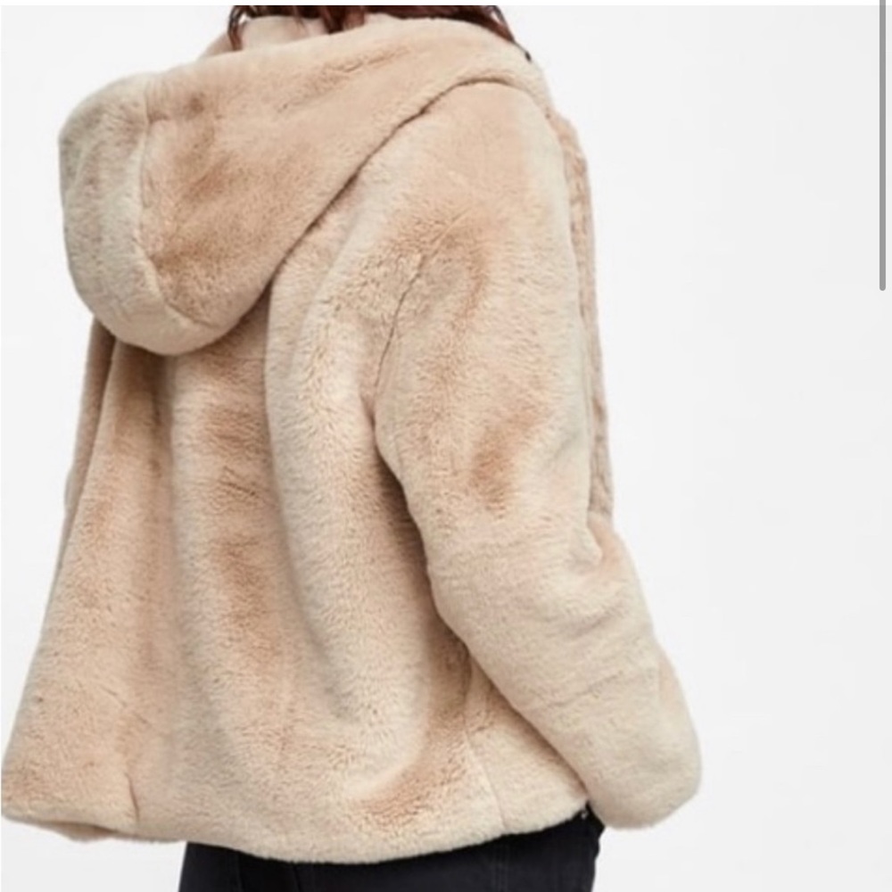 LIKE NEW ZARA Faux Fur Teddy Jacket Coat Hooded Beige Tan Brown Soft Cozy Bomber - Picture 9 of 9